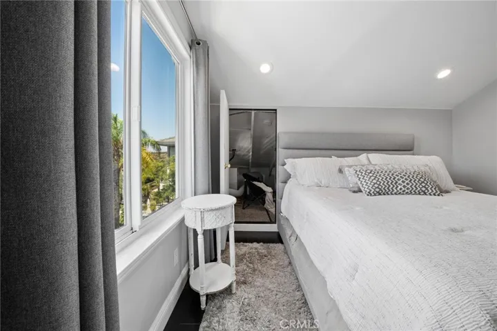 24238 Cary Court, Newhall, California 91321