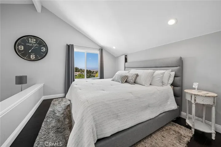 24238 Cary Court, Newhall, California 91321