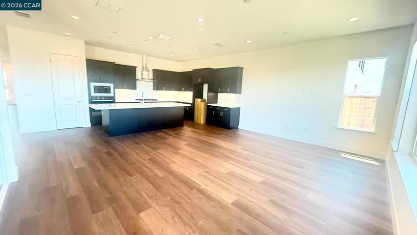17405 Bushwick Lane, Lathrop, California 95330