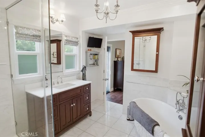 2049 E Glenoaks, Glendale, California 91206
