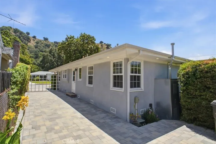 2049 E Glenoaks, Glendale, California 91206
