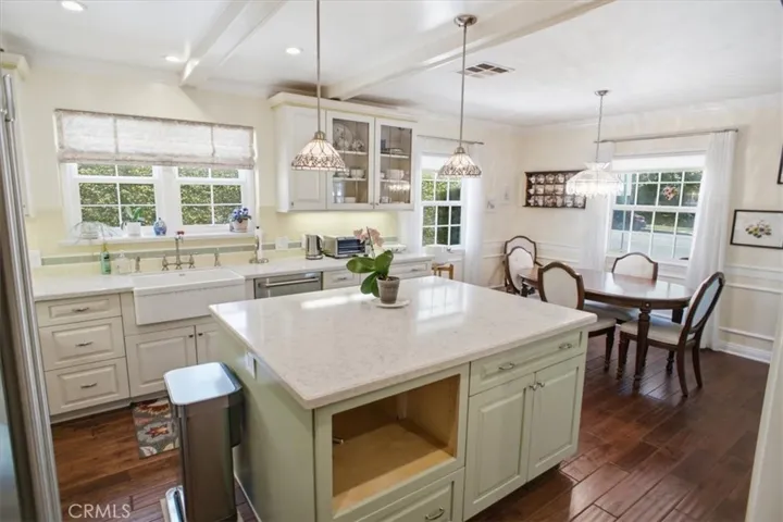 2049 E Glenoaks, Glendale, California 91206