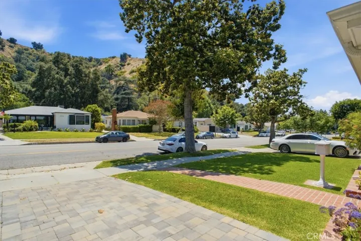 2049 E Glenoaks, Glendale, California 91206