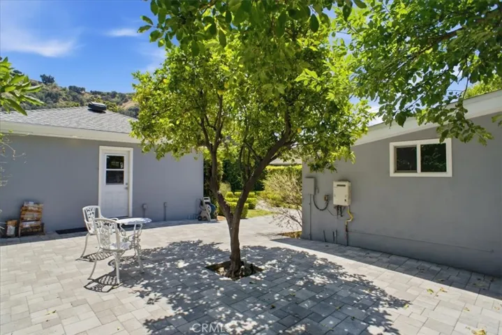 2049 E Glenoaks, Glendale, California 91206