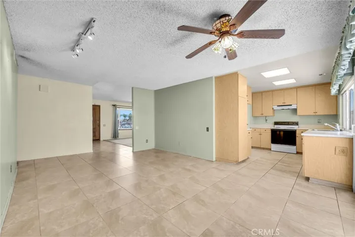 896 N Arrowhead, Rialto, California 92376