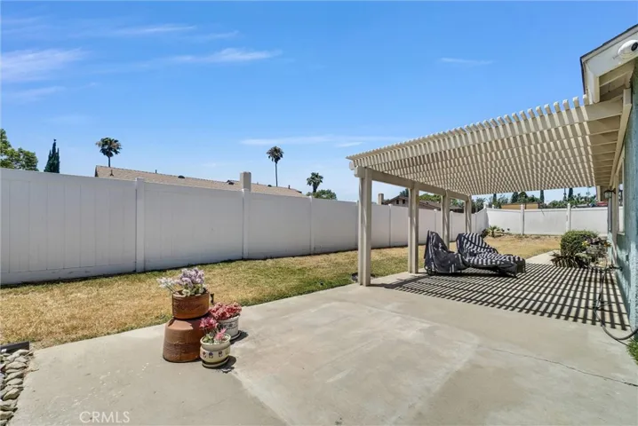 896 N Arrowhead, Rialto, California 92376