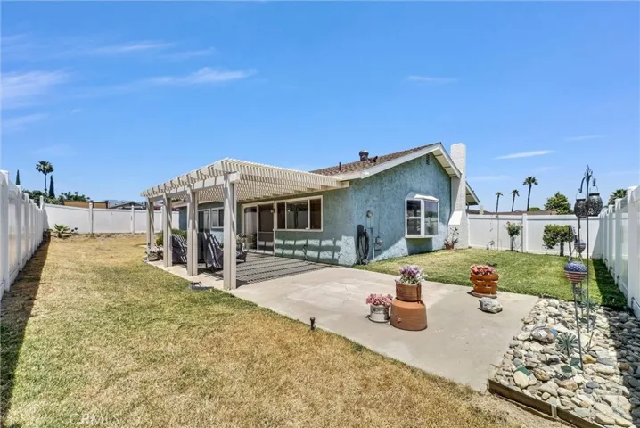 896 N Arrowhead, Rialto, California 92376