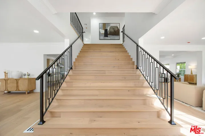 832 S Plymouth Boulevard, Los Angeles, California 90005