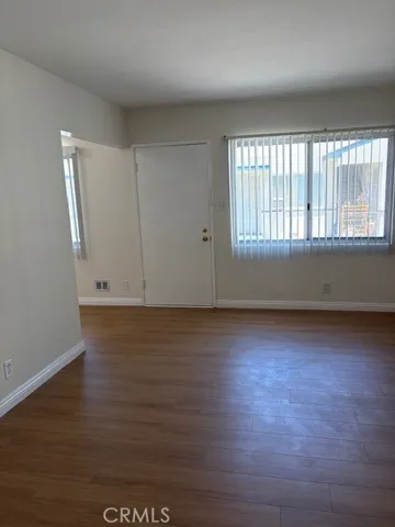 Spacious living light & bright