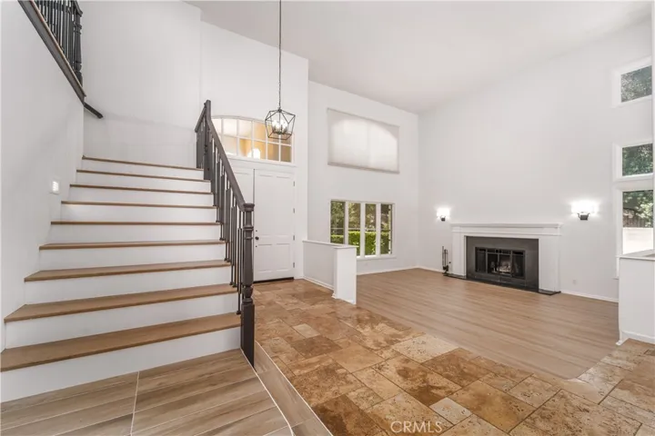 24961 Alicante, Calabasas, California 91302