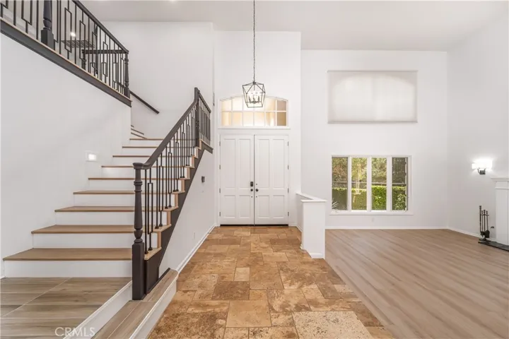 24961 Alicante, Calabasas, California 91302
