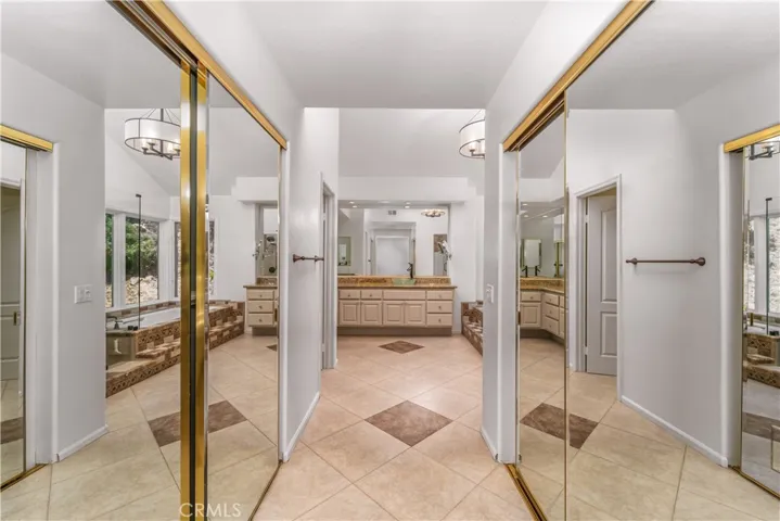 24961 Alicante, Calabasas, California 91302