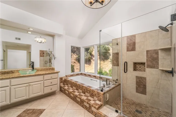 24961 Alicante, Calabasas, California 91302