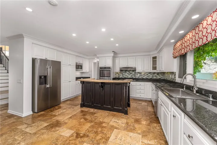 24961 Alicante, Calabasas, California 91302