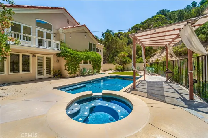 24961 Alicante, Calabasas, California 91302