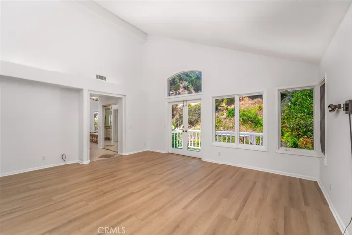 24961 Alicante, Calabasas, California 91302