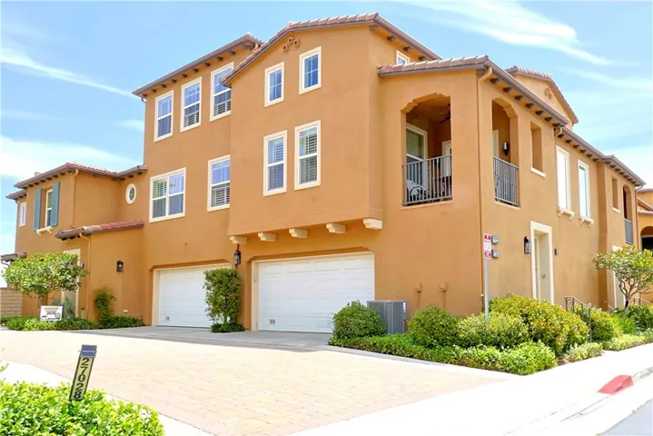 27022 Pebble Beach, Valencia, California 91381