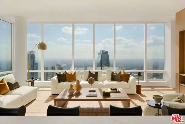 1000 W 8th Street 5802, Los Angeles, California 90017