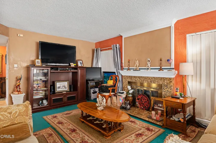 6-print-06 - Living Room