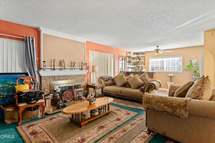 5-print-05 - Living Room