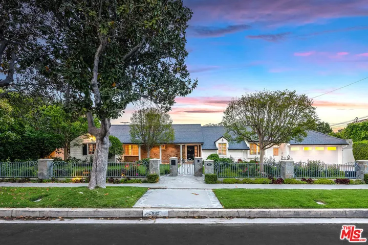 9921 Toluca Lake Avenue, Toluca Lake, California 91602