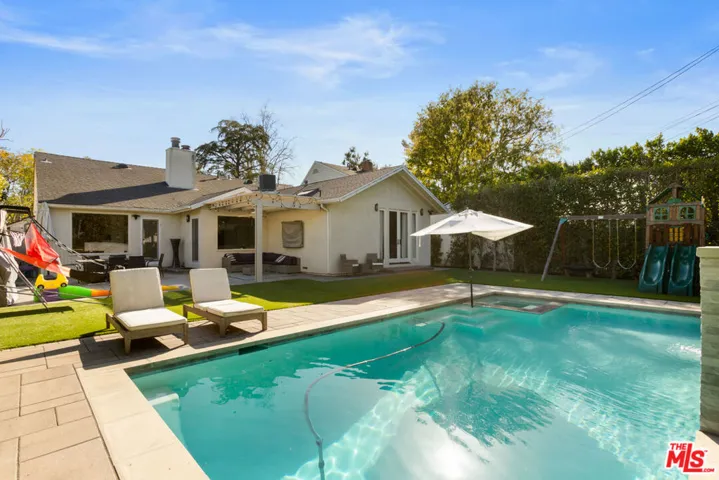 12419 Sarah Street, Studio City, California 91604
