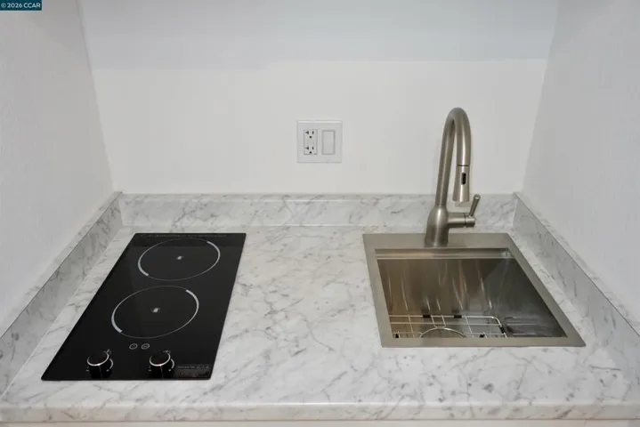 2591 Walnut Blvd, Walnut Creek, California 94596-4283