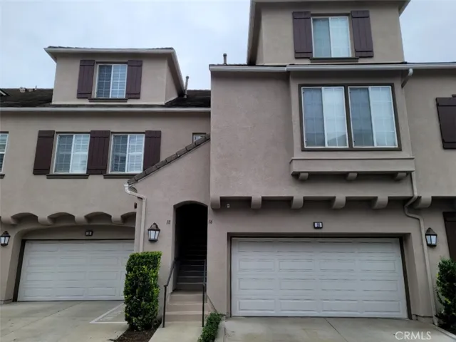18 Idyllwild 13, Irvine, California 92602
