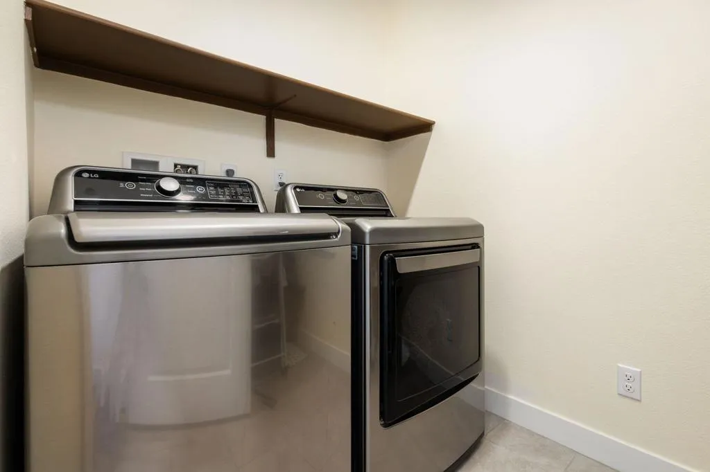 24-web-or-mls-TJOxford_OPMG_0626_024