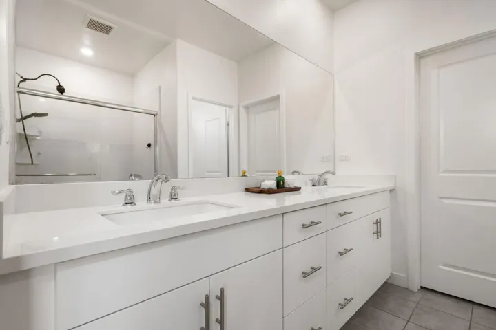 19-web-or-mls-TJOxford_OPMG_0626_019