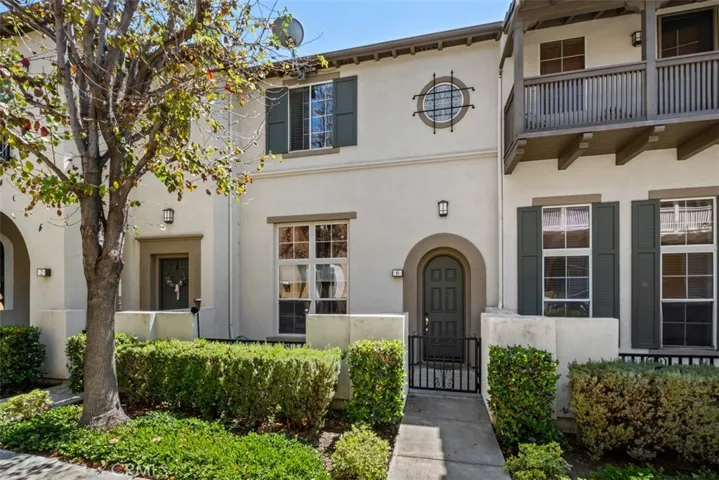 6 El Cajon, Irvine, California 92602