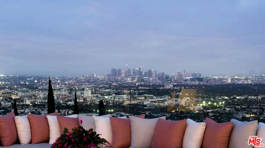 1641 Woods Drive, West Hollywood, California 90069