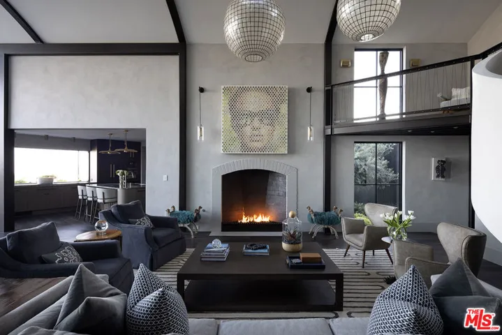 1641 Woods Drive, West Hollywood, California 90069