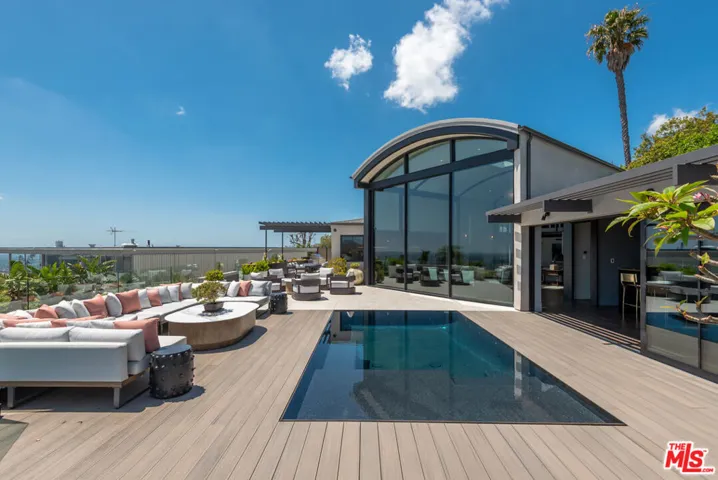 1641 Woods Drive, West Hollywood, California 90069