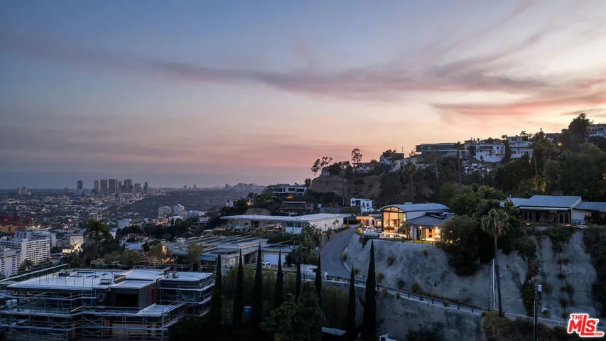 1641 Woods Drive, West Hollywood, California 90069