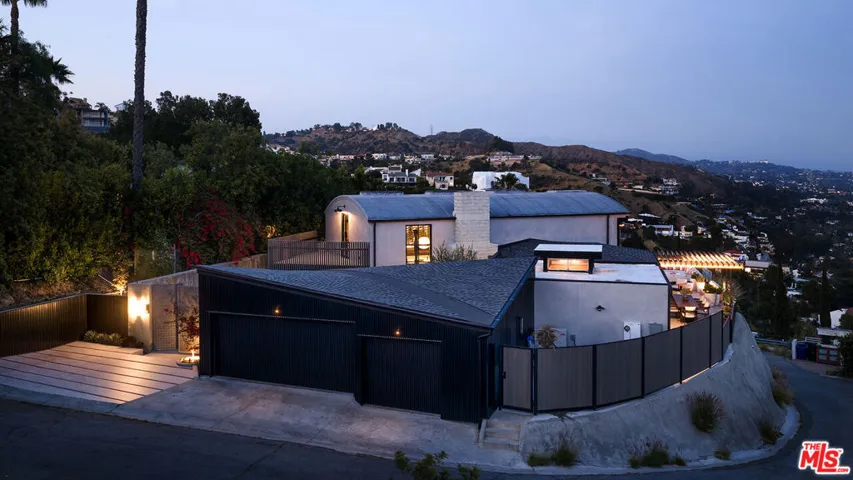1641 Woods Drive, West Hollywood, California 90069