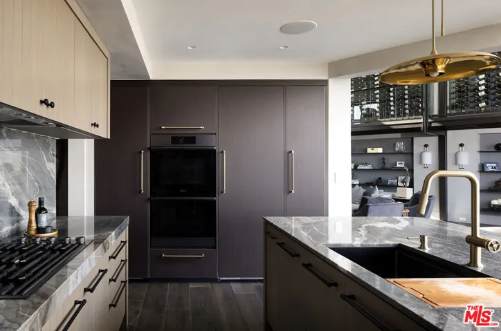 1641 Woods Drive, West Hollywood, California 90069