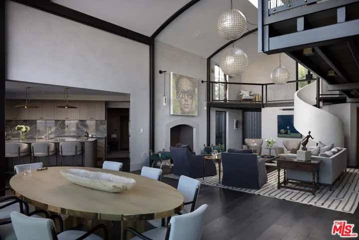 1641 Woods Drive, West Hollywood, California 90069