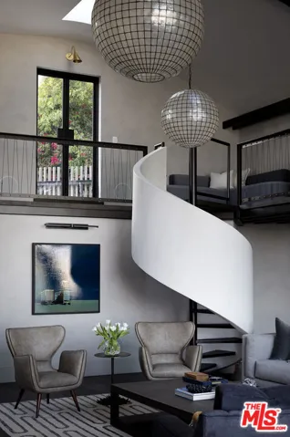 1641 Woods Drive, West Hollywood, California 90069