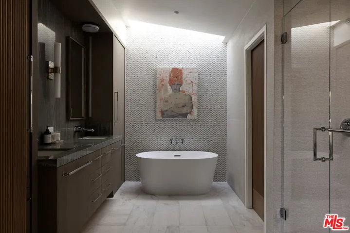 1641 Woods Drive, West Hollywood, California 90069