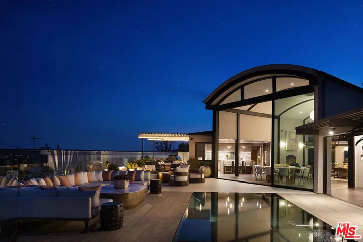 1641 Woods Drive, West Hollywood, California 90069