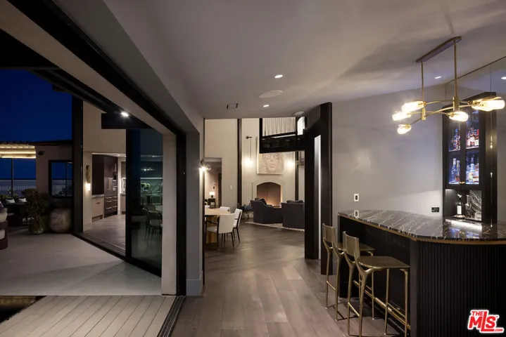 1641 Woods Drive, West Hollywood, California 90069