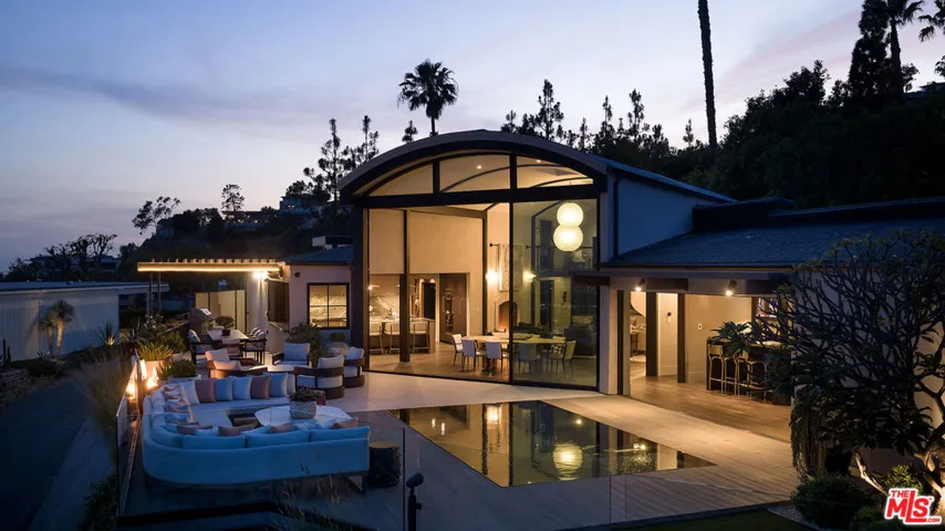 1641 Woods Drive, West Hollywood, California 90069