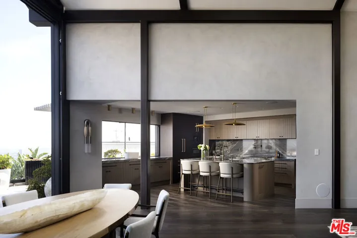 1641 Woods Drive, West Hollywood, California 90069