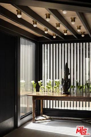 1641 Woods Drive, West Hollywood, California 90069