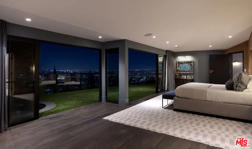 1641 Woods Drive, West Hollywood, California 90069