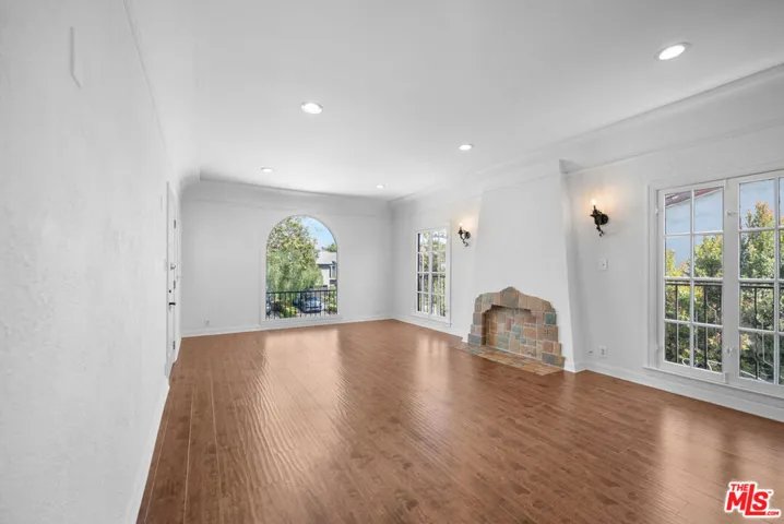 123 S Orange Drive, Los Angeles, California 90036