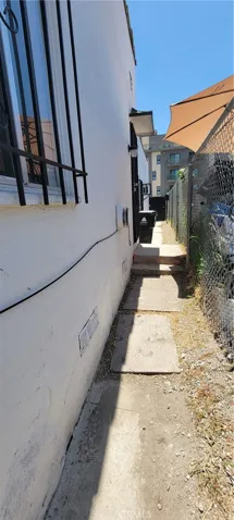 1649 W Florence, Los Angeles, California 90047