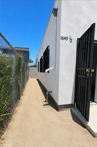 1649 W Florence, Los Angeles, California 90047