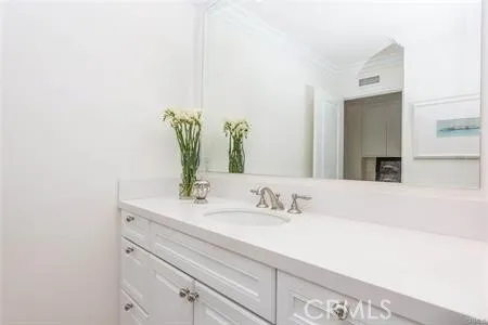 upstairs hall bath